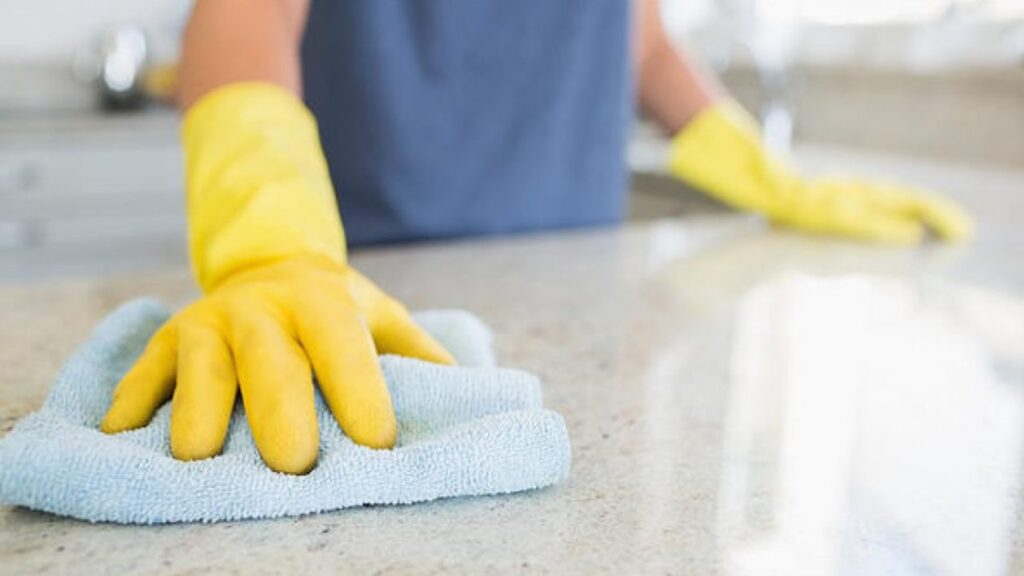 Best Way to Clean Quartz Countertops (2026) – Safe Methods That Won’t Damage the Surface