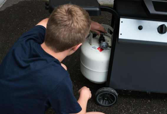 are propane tanks supposed to hiss