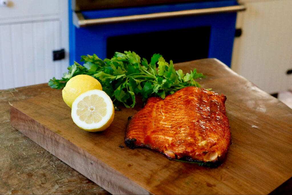 How to Bake Salmon in a Roaster Oven